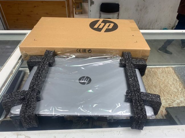 Hp cor i5 7gh 14 pouces Disk 256SSD RAM 8GB Battery 4h