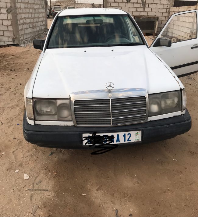 مرسيدس 200 نظيفة MERCEDES 200D