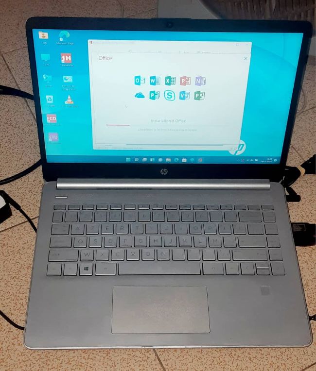 hp laptop 14-dw2055wm