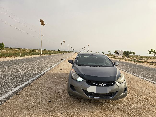 Hyundai elantra 2012 en tout bonne santé pris négociab