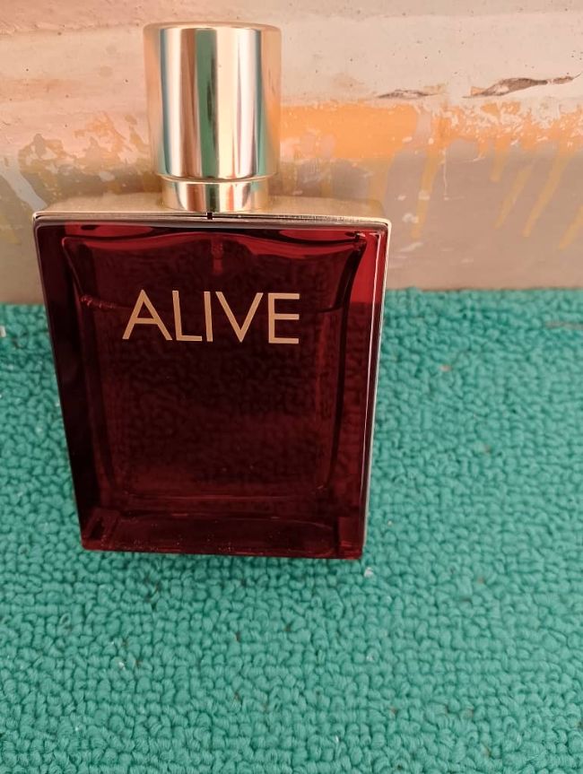 Hugo boss Alive et Fleur noir câline 