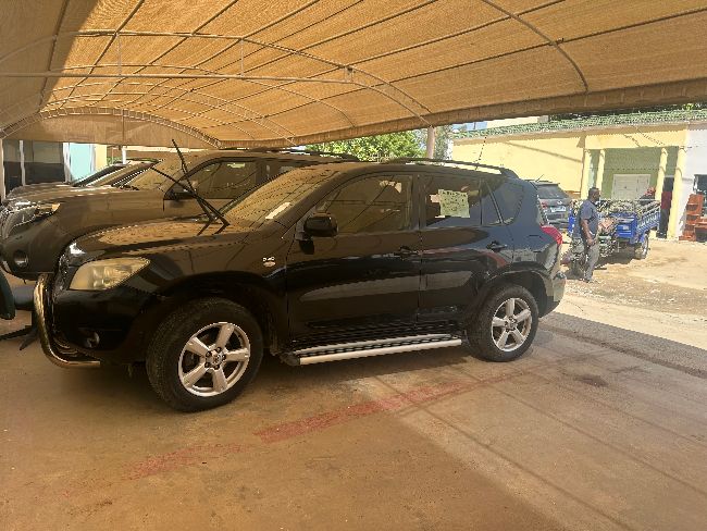 Vente RAV4 2008 en très bon etat salon cuire et start