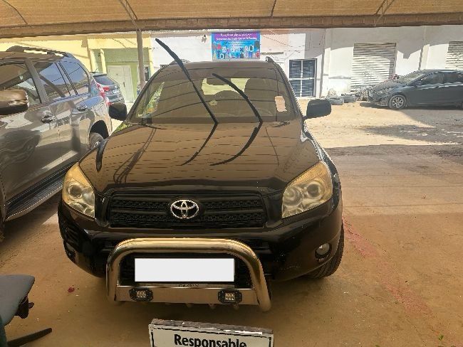 Vente RAV4 2008 en très bon etat salon cuire et start