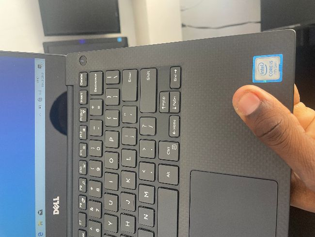 Dell xps i5 7Th Ram8GB Disque 256ssd écran tactile 