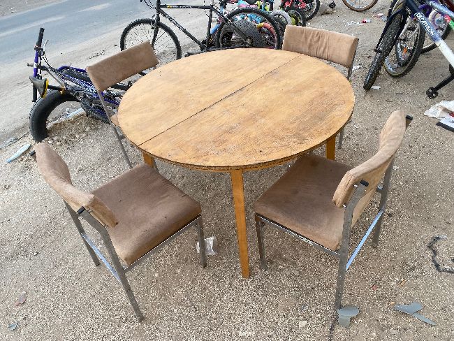 Table bureau et 4 chaises arrivage 