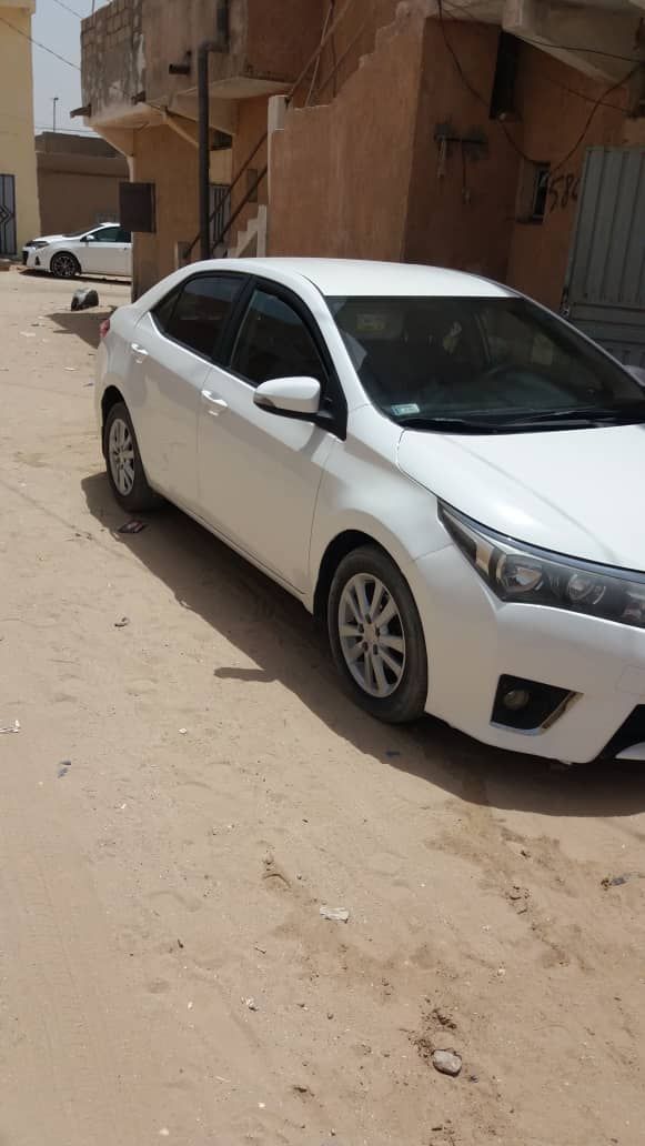 Toyota corolla en bon état a vendre 