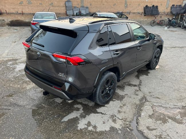 Rav4 XLE 2020 , full option 