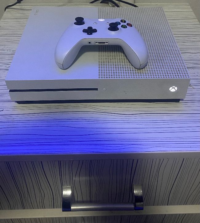 Xbox one s avec 7 games 