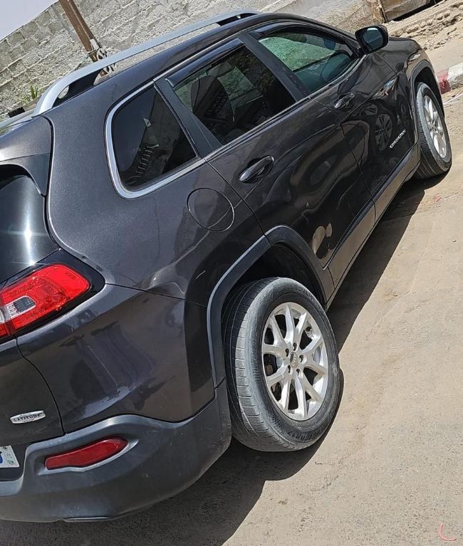 Jeep cherokee 2015 non Matricule  غير مرقمة