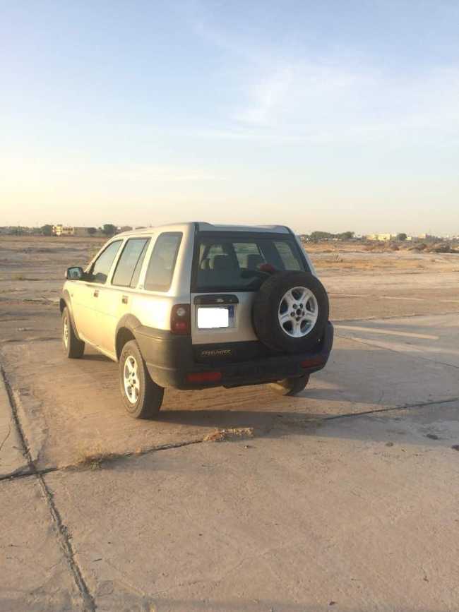 Land Rover Freelander sous douane avec assurance 1 an