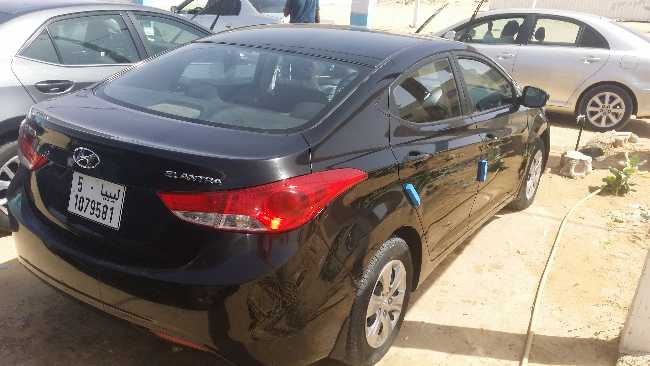 سيارة hyundai elantra مافت اورقمت موديل 2013