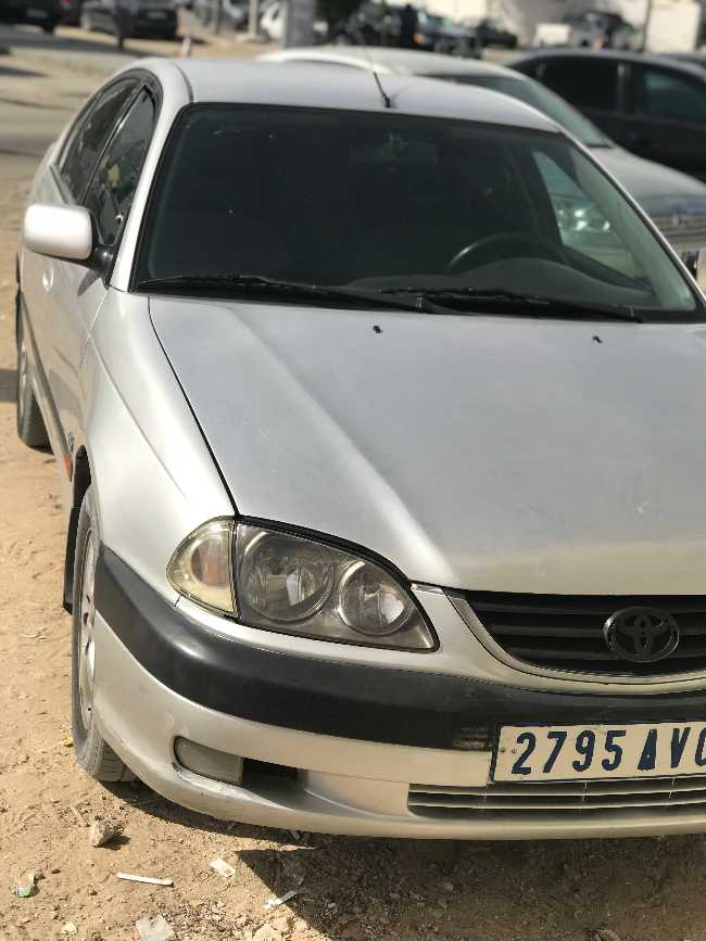 Avensis d4d très bon etat