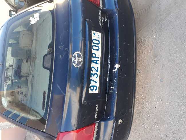 سيارة من نوع avensis nouveau model