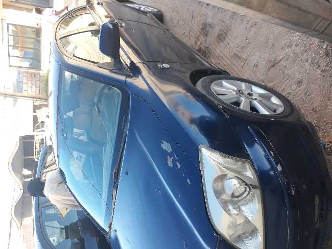 سيارة من نوع avensis nouveau model