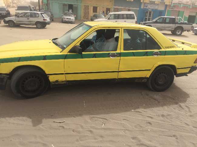 Mercedes 190 en bon etat