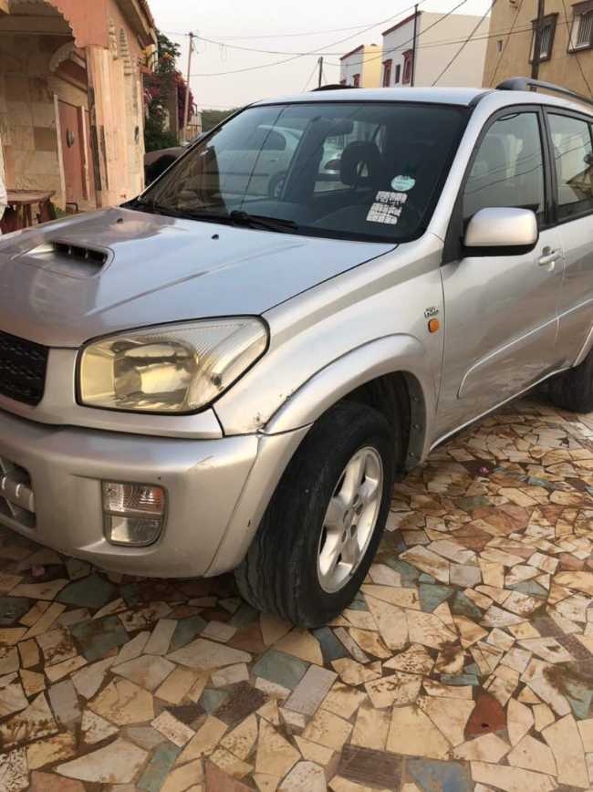 RAV 4 modèle 2003