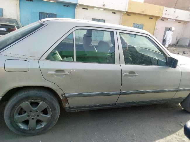 بيع سيارة mercedes 200 