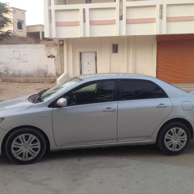 Corolla gris 6 vitesses en bon etat