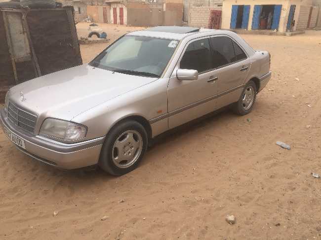 Elegance c220 في حالة ممتازة