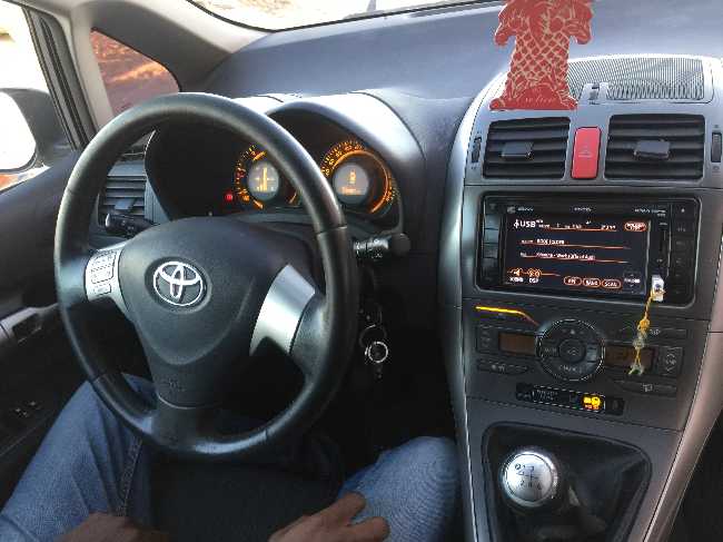 TOYOTA AURIS 