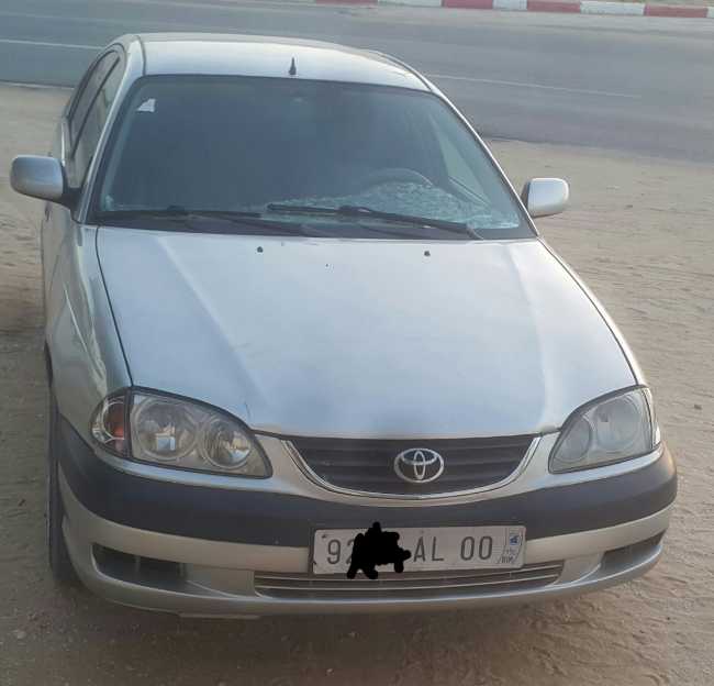  Avensis 2.0 سيارة من نوع 