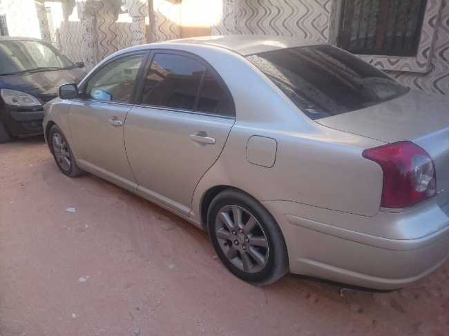 سيارة افانسيس بحالة جيدة model 2008