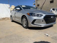 Hyundai Elantra.  2017  mavat oura9met